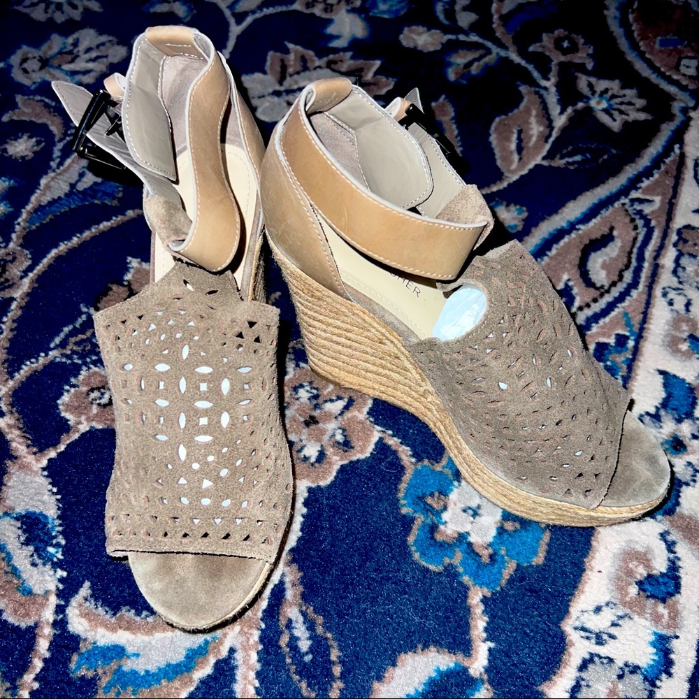 Marc Fisher Olive Wedges